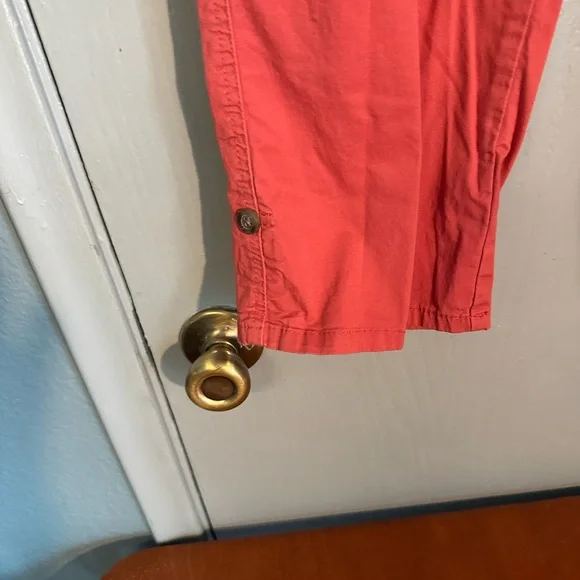 Lee relaxed fit mid rise capris, elastic waistband, 6 pockets, 10, EUC - Picture 2 of 11